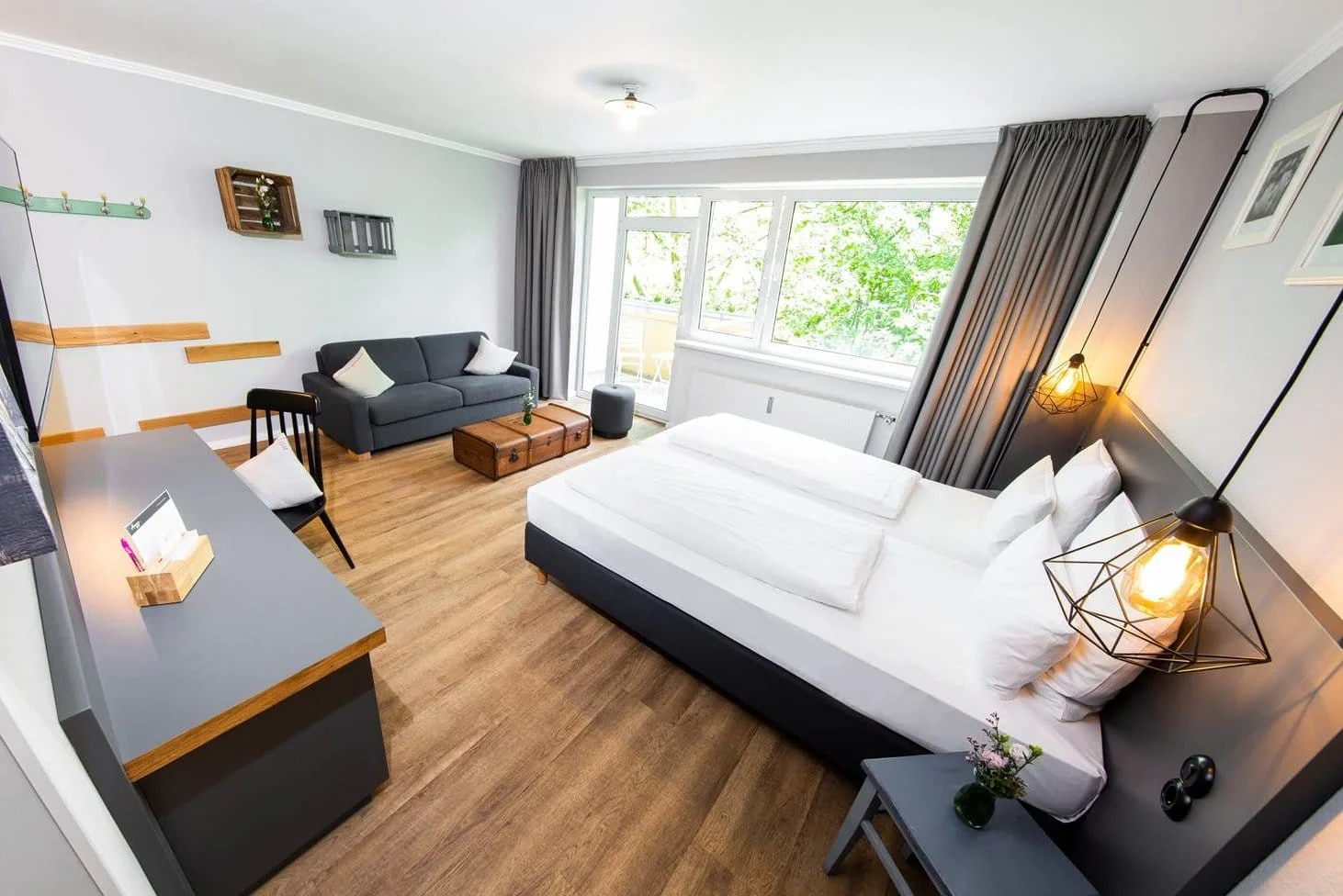 GEMÜTLICHES MIT BALKON