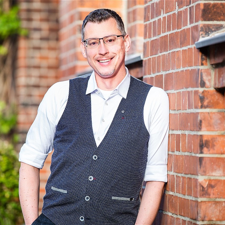 Maarten van Dongen - little BIG hotels